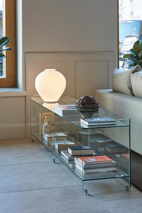 Runo Hotel Borgå Exteriör bild A glass coffee table