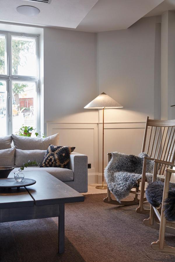 Runo Hotel Borgå Exteriör bild A floor lamp