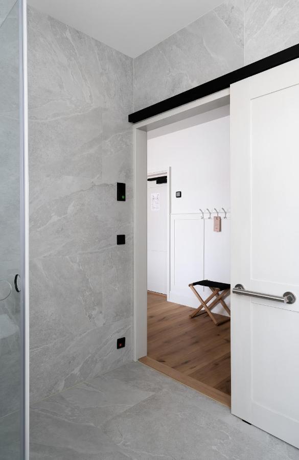 Runo Hotel Borgå Exteriör bild A modern interior door
